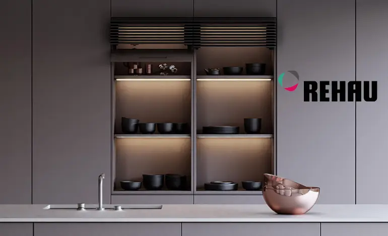 stand Rehau au SICAM 2025 présentant les nouveautés en chants et surfaces durables